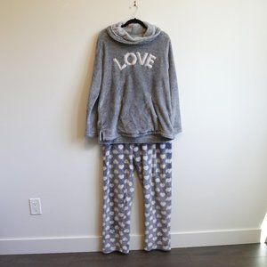 Plush "LOVE" Women's XL Pajama Set